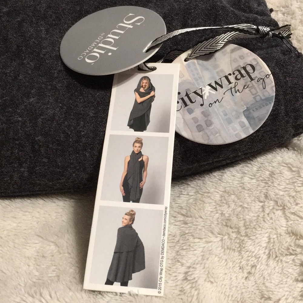 🆕🧣CITY WRAP on the Go Cape Poncho Dress Scarf